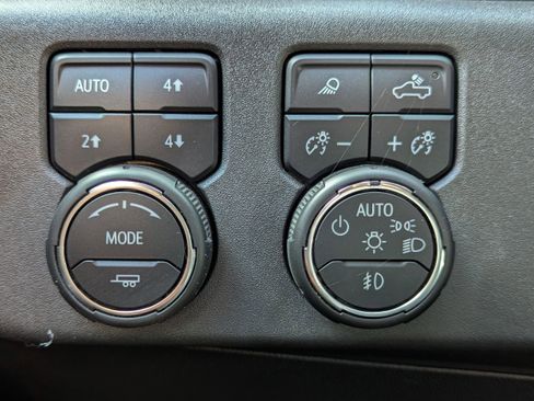 Used 2022 Chevrolet Silverado 1500 LT Trail Boss w/ LT Trail Boss Premium Package image 14