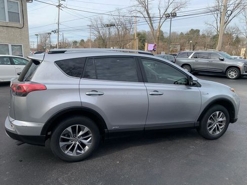 Used 2017 Toyota RAV4 XLE image 5