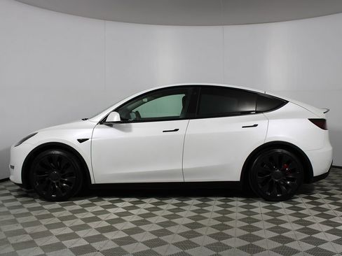 Used 2022 Tesla Model Y Performance image 34