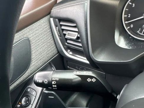 Used 2023 Nissan Rogue S AWD/4WD image 18