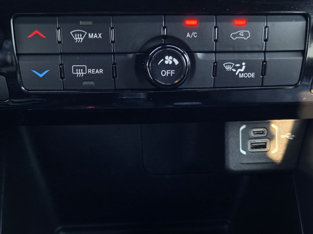 Used 2023 Jeep Compass Sport AWD/4WD image 17