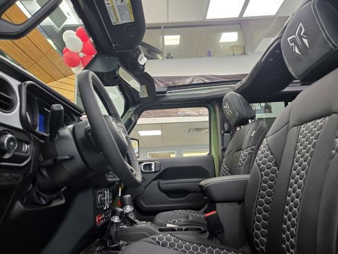 New 2025 Jeep Wrangler Unlimited Sport image 10