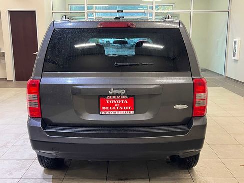 Used 2014 Jeep Patriot Latitude w/ Sun/Sound Group image 5