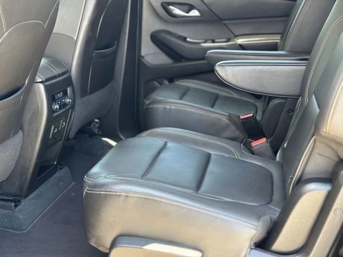 Used 2021 Chevrolet Traverse LT w/ LT Premium Package AWD/4WD image 34