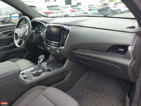Certified 2023 Chevrolet Traverse LT FWD image 27