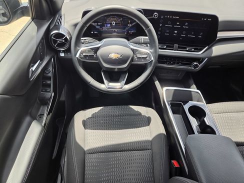 Used 2025 Chevrolet Equinox LT FWD image 13