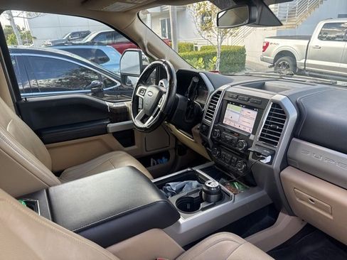 Used 2017 Ford F250 Lariat w/ Lariat Ultimate Package image 3