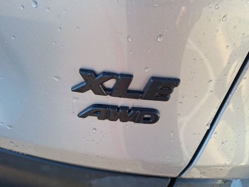 Used 2021 Toyota RAV4 XLE image 12