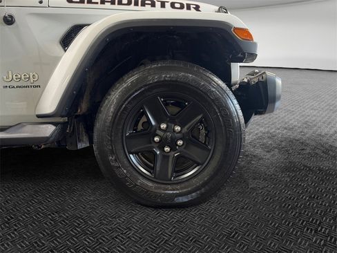 Used 2023 Jeep Gladiator Overland w/ Popular Equipment Package image 11