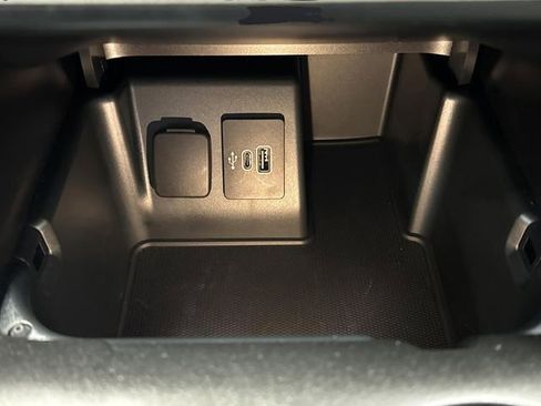 Used 2025 Ford Explorer Active w/ Active Comfort Package image 25