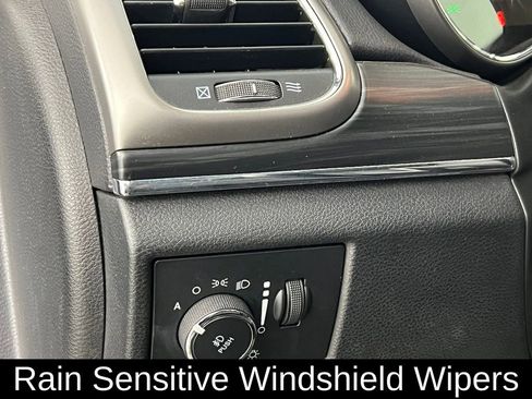 Used 2020 Jeep Grand Cherokee Limited w/ Luxury Group II image 19