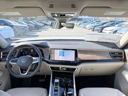 New 2026 Volkswagen Atlas SE FWD image 24