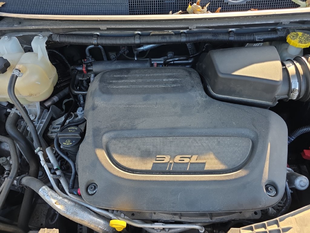 Used 2019 Chrysler Pacifica Touring-L FWD image 25