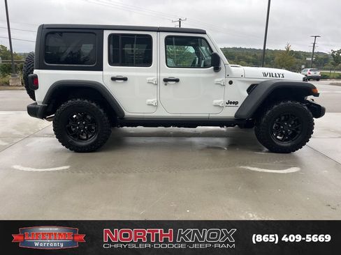 Used 2024 Jeep Wrangler Willys image 20