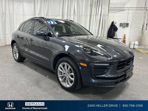 Used 2022 Porsche Macan AWD/4WD image 1