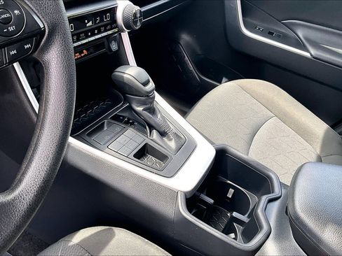 Used 2025 Toyota RAV4 XLE image 16
