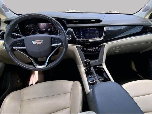 Used 2020 Cadillac XT6 Premium Luxury FWD image 16