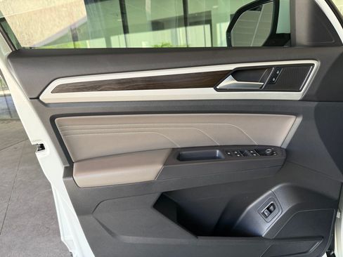 Used 2021 Volkswagen Atlas SE FWD image 28
