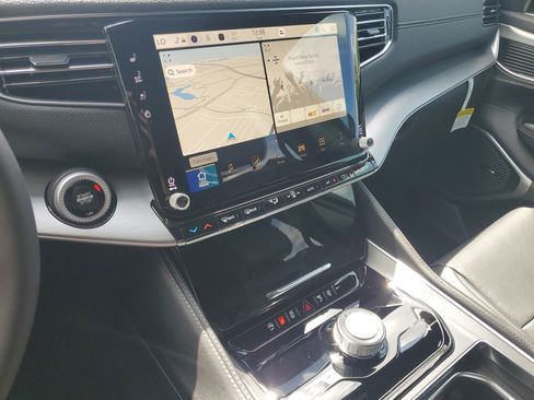 New 2026 Jeep Grand Wagoneer 2WD image 19