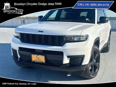 Certified 2023 Jeep Grand Cherokee L Laredo image 1