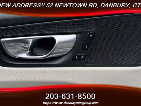 Used 2025 Volvo XC60 B5 Plus w/ Protection Package Premier AWD/4WD image 14