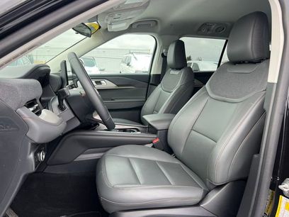 New 2025 Ford Explorer Active w/ Active Comfort Package