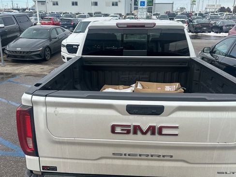 Used 2023 GMC Sierra 1500 SLT w/ SLT Premium Package image 6