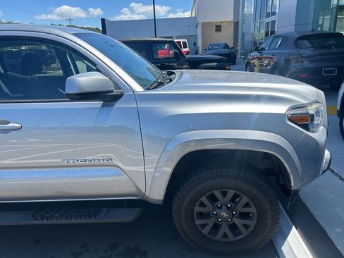 Used 2021 Toyota Tacoma SR5 RWD image 5