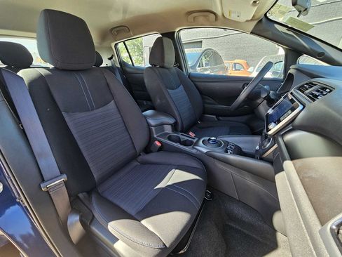 Used 2025 Nissan Leaf S FWD image 4