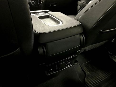 Certified 2024 Chevrolet Silverado 2500 LTZ image 30