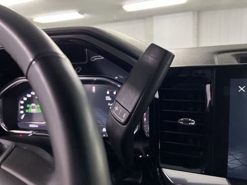 Certified 2025 GMC Sierra 1500 SLT image 16