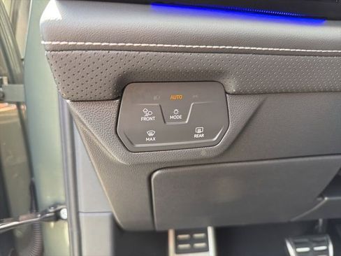 Used 2025 Volkswagen Atlas SEL Premium R-Line image 13