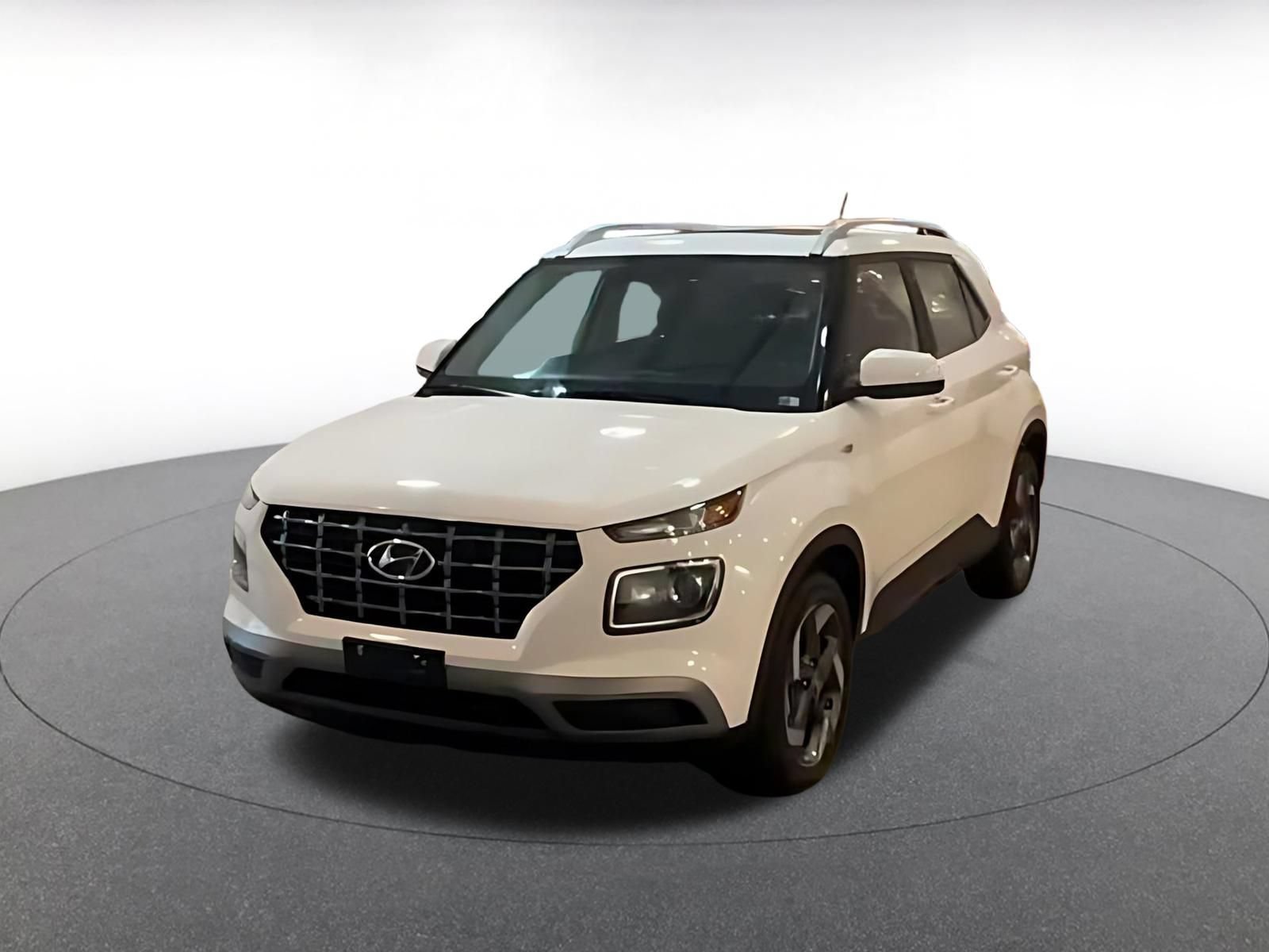 Used 2026 Hyundai Venue SEL FWD image 6