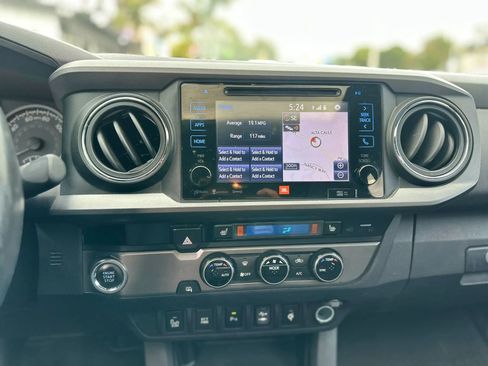 Used 2017 Toyota Tacoma TRD Off-Road RWD image 41