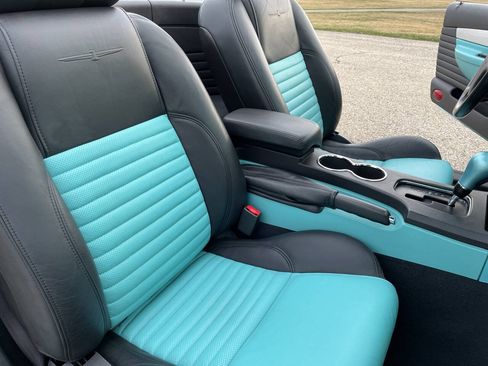 Used 2002 Ford Thunderbird RWD image 9