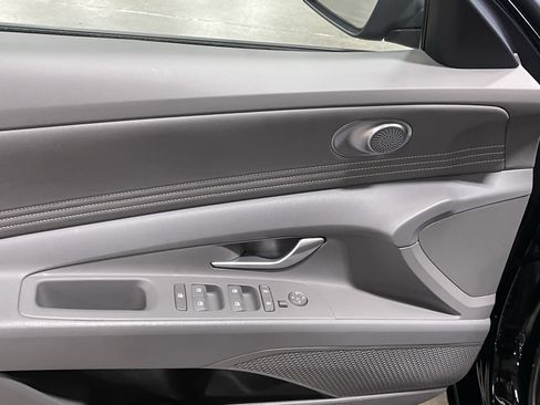 Used 2025 Hyundai Elantra SEL FWD image 18