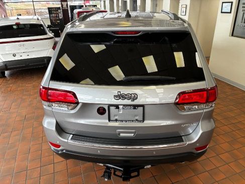 Used 2020 Jeep Grand Cherokee Limited w/ Luxury Group II image 13