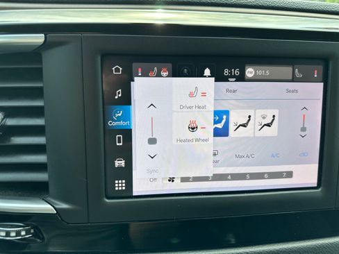 Used 2022 Chrysler Voyager LX FWD image 28