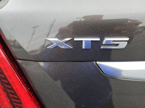 Used 2020 Cadillac XT5 Premium Luxury image 2