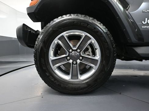 Used 2018 Jeep Wrangler Unlimited Sahara image 19