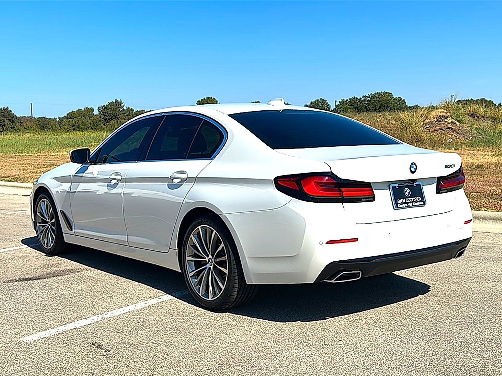 Used 2023 BMW 530i w/ Premium Package RWD image 6