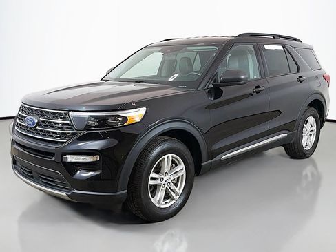 Used 2023 Ford Explorer XLT w/ Equipment Group 202A AWD/4WD image 11
