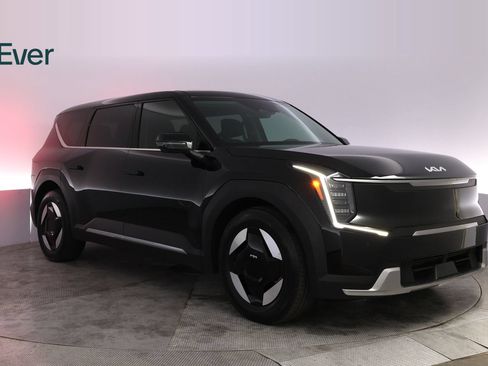 Used 2026 Kia EV9 Light RWD image 13