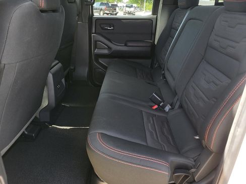 Used 2025 Nissan Frontier PRO-4X AWD/4WD image 17