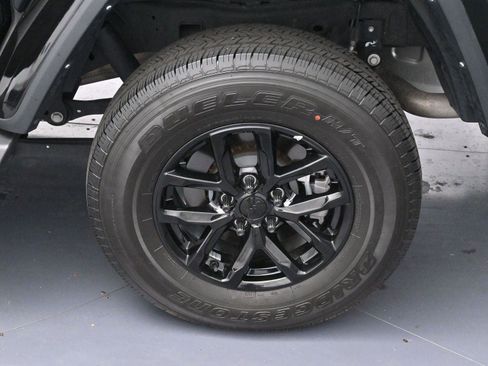 Used 2023 Jeep Gladiator Sport image 28