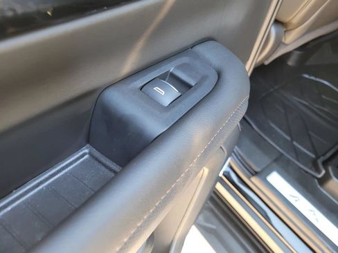 Used 2026 Chevrolet Tahoe High Country RWD image 17