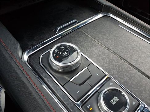 Used 2024 Ford Expedition Max Limited image 30