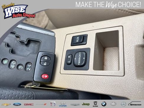 Used 2009 Toyota RAV4 Limited image 15