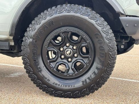 Used 2024 Ford Bronco Wildtrak AWD/4WD image 9