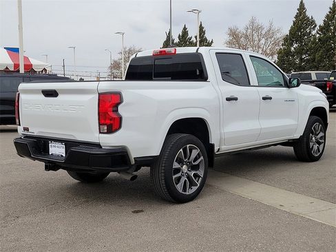 Used 2024 Chevrolet Colorado W/T image 11